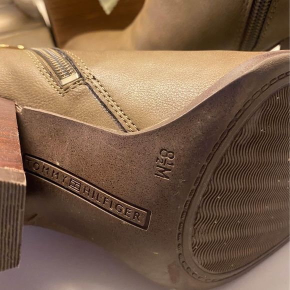 Tommy Hilfiger Ankle Boots, size 8 1/2‎ M - Picture 6 of 8